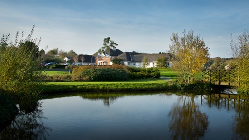 Clubhouse Lake Sandford Springs Hotel and Golf
